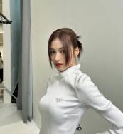 服务页卡片稳重